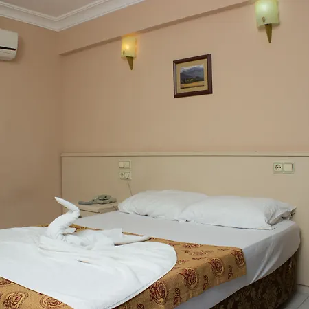 Club Ares Hotel 3*