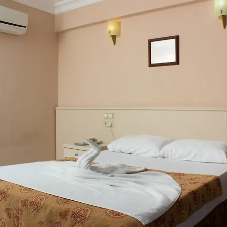 Hotel Club Ares 3*